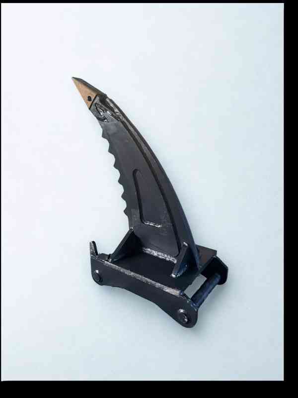 Odkořenovač  Ripper 8-11t — Volvo S45 — OUTLET - foto 3