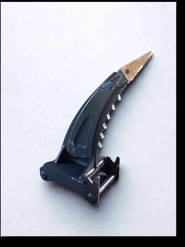 Odkořenovač  Ripper 8-11t — Volvo S45 — OUTLET - foto 4