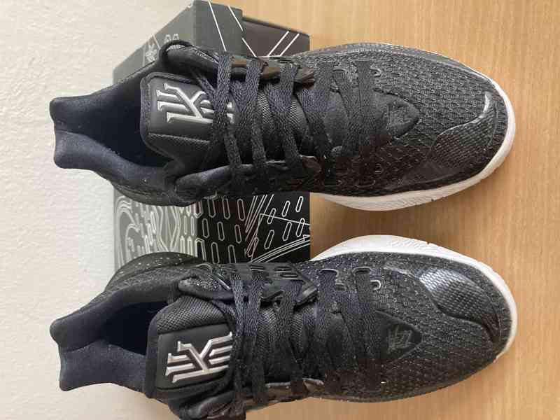 Basketbalové boty Nike Kyrie 2 Low - foto 2