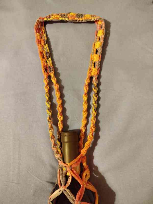 drhaná taška na lahev macramé vícebarevná - foto 2