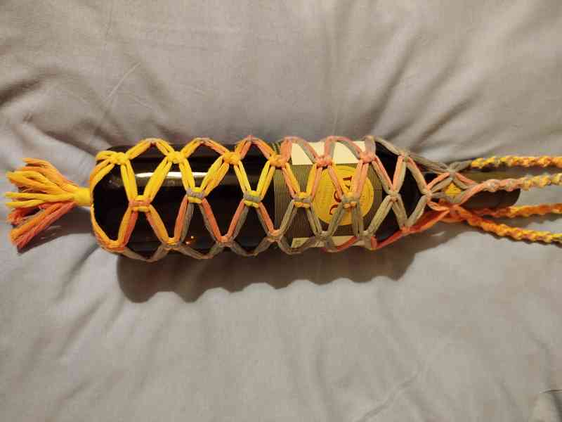 drhaná taška na lahev macramé vícebarevná - foto 4