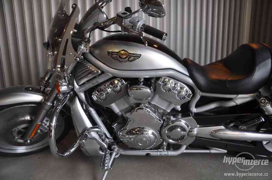 Harley-Davidson VRSCA V-Rod 100th Anniversary - foto 4