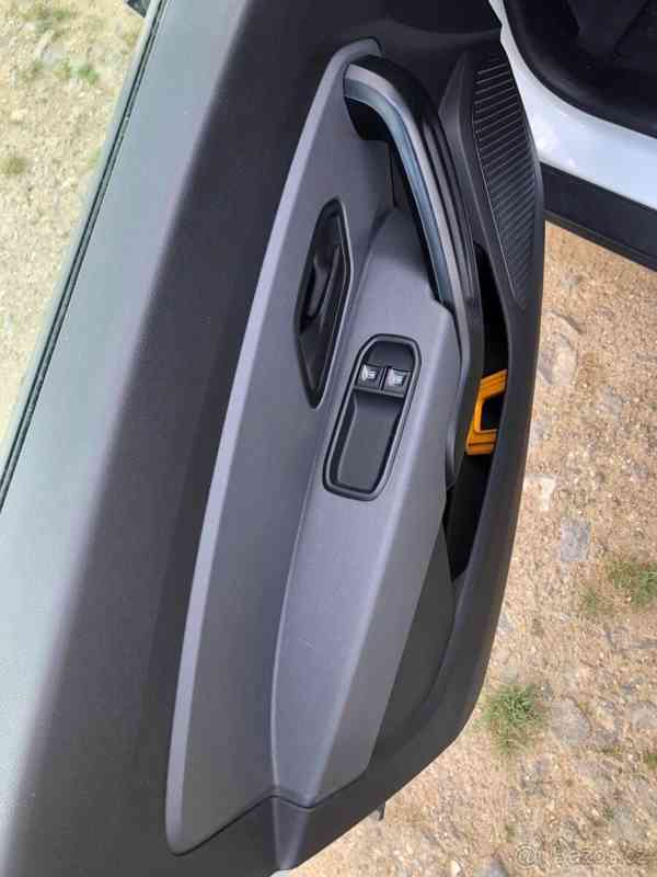 Dacia Duster 1,6   SCe, 84 Kw, 2019, 42000km - foto 10