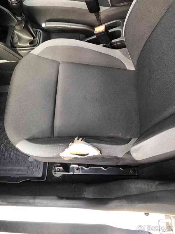 Dacia Duster 1,6   SCe, 84 Kw, 2019, 42000km - foto 6