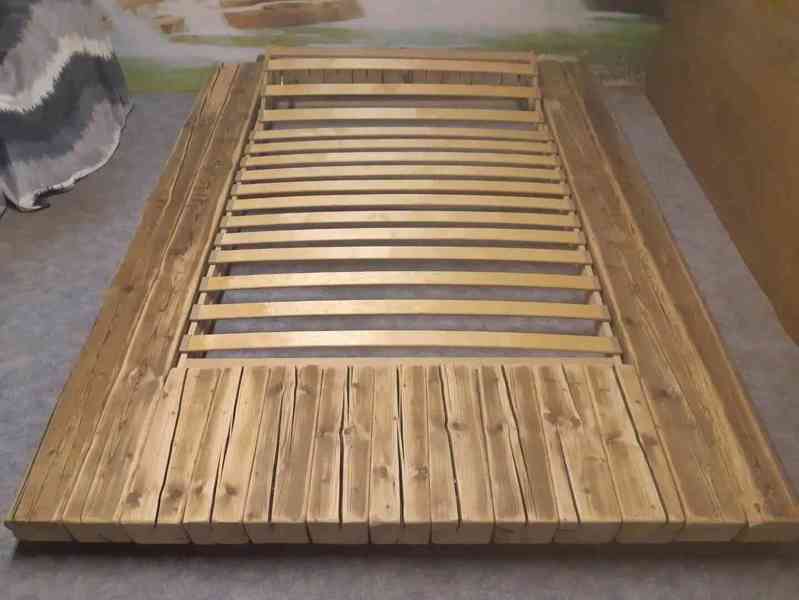 Nová, manželská masívní postel z trámů 150 x 130 mm. - foto 4