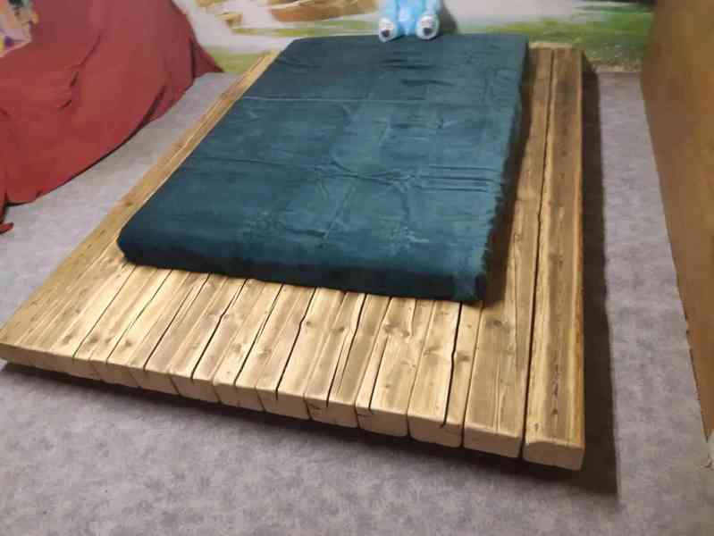 Nová, manželská masívní postel z trámů 150 x 130 mm. - foto 6