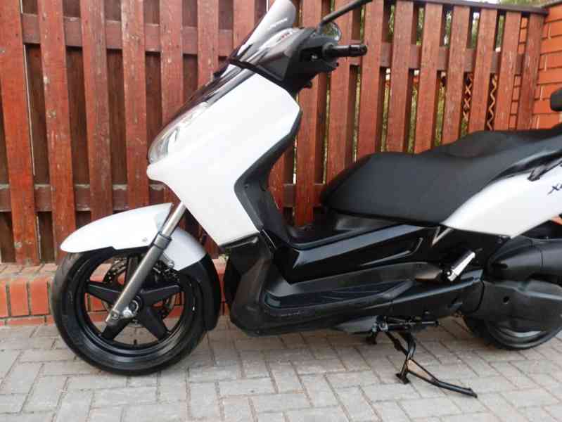 Yamaha X-Max 125 - foto 16