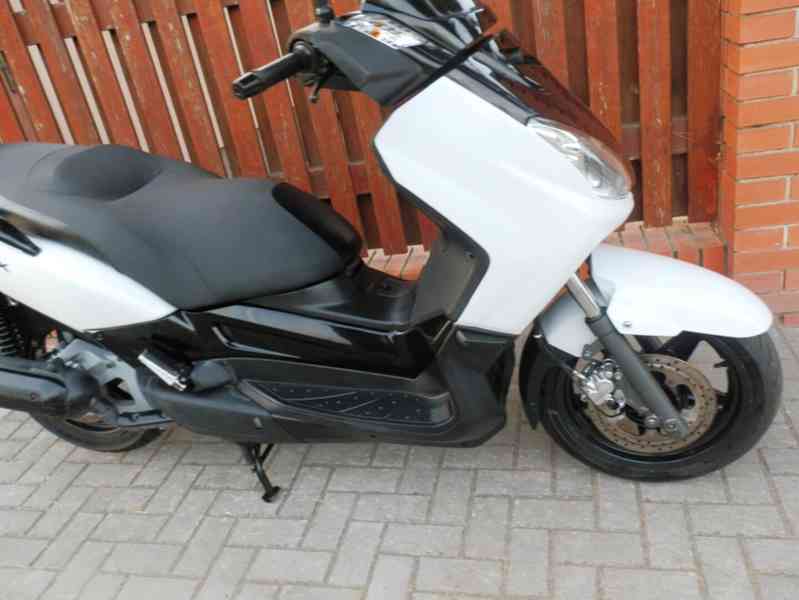 Yamaha X-Max 125 - foto 6