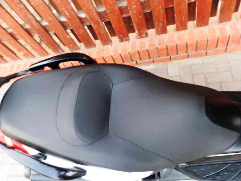 Yamaha X-Max 125 - foto 10