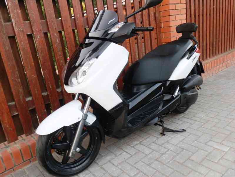 Yamaha X-Max 125 - foto 14