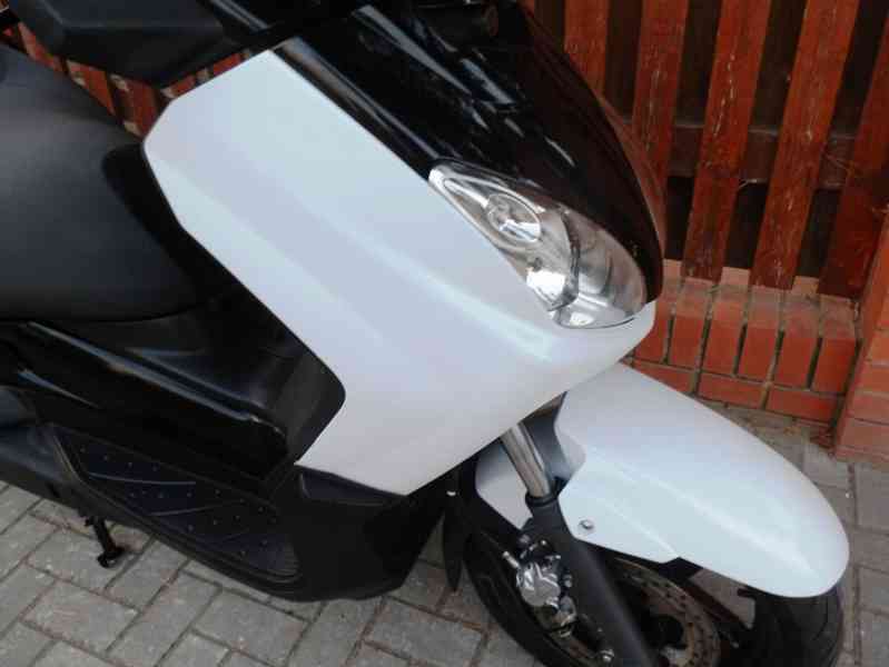Yamaha X-Max 125 - foto 9