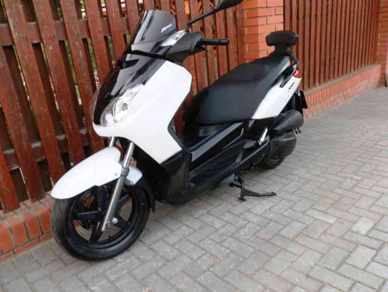 Yamaha X-Max 125 - foto 21