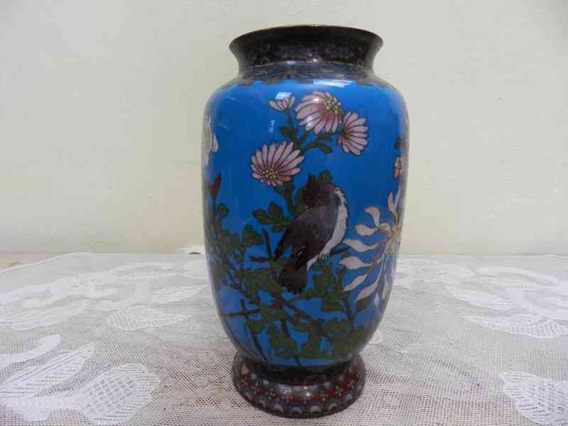 Bohatě zdobená modrá Váza Motýl Pták Cloisonne Smalt 19st