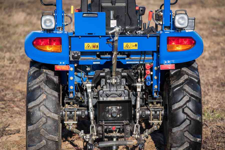 Prodam traktor Dongfeng DF304G2, STAGE V, 3 válcový motor. - foto 6