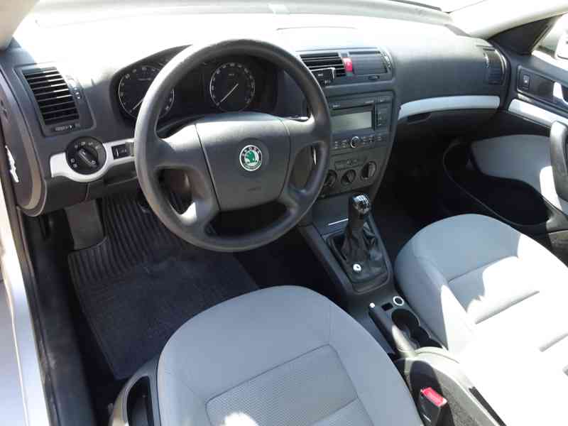 Škoda Octavia 2.0 TDI Combi r.v.2006 (103 kw) - foto 5