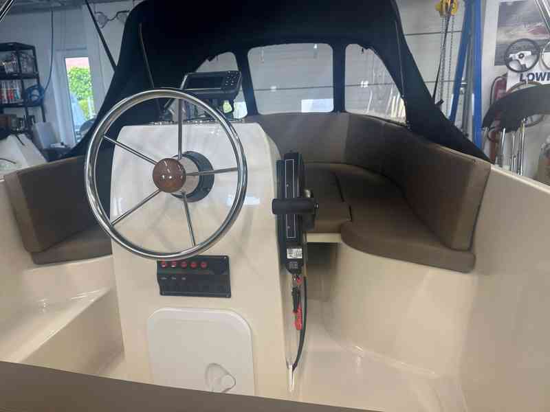 Použitá motor.loď Szymanski 485 r.v.2022 s motorem - foto 8