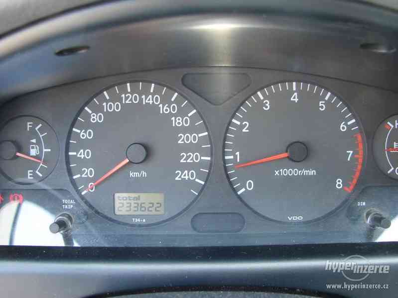 Toyota Avensis combi 1.6 VVTi 81 KW r.v.2001 - foto 8