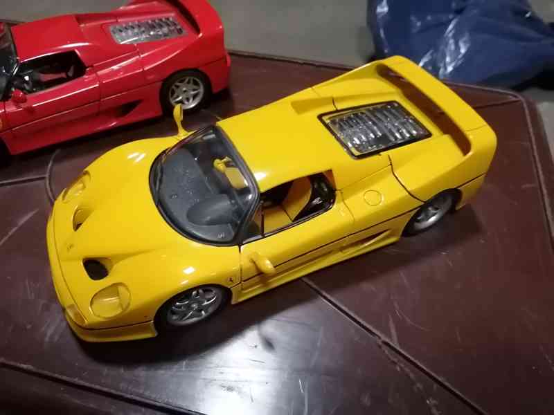 Maisto Ferrari F50, 1:18 - speciální edice