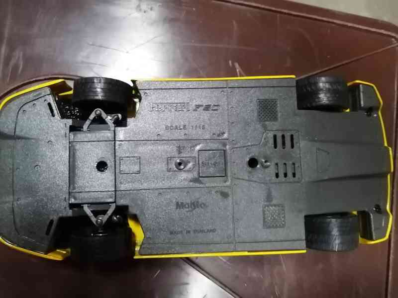Maisto Ferrari F50, 1:18 - speciální edice - foto 8