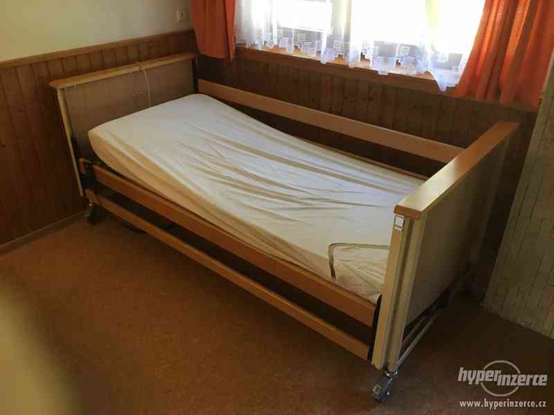 Polohovací lůžko - foto 1