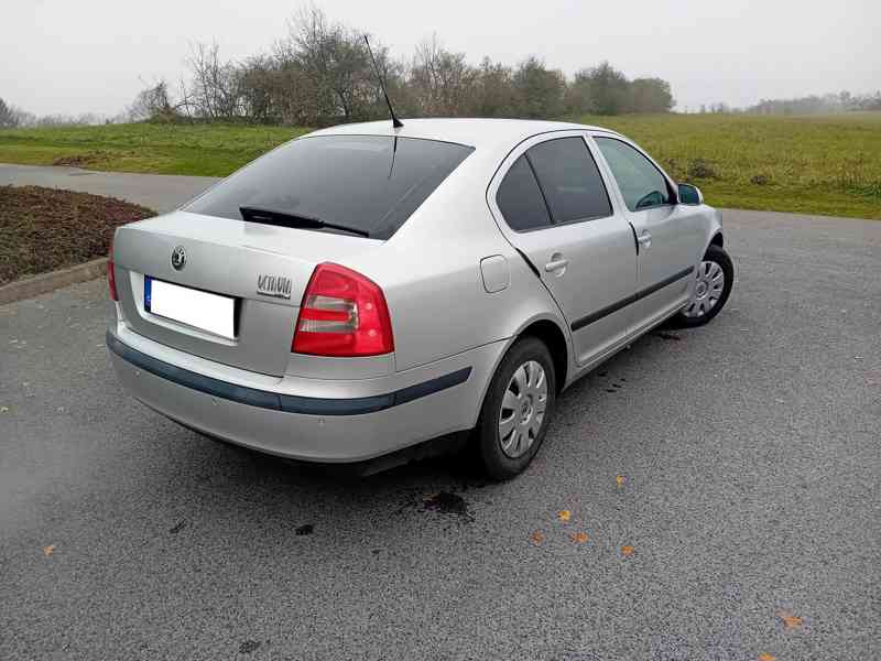 Škoda Octavia 1.6 MPI Elegance - foto 3