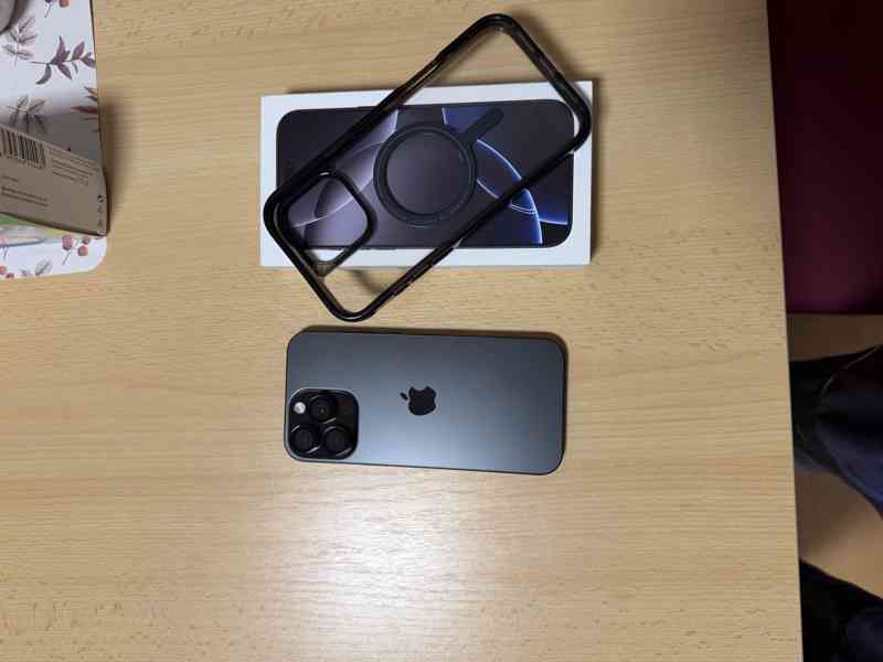 IPhone 16 pro max - foto 4