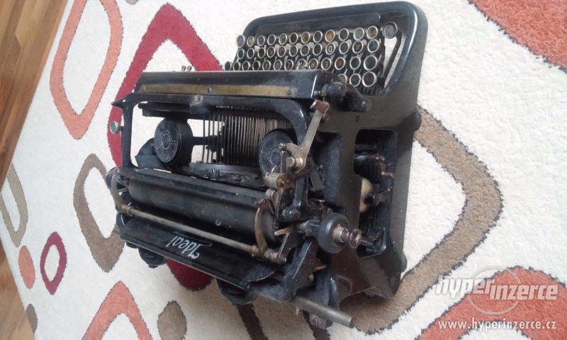 Starožitný psací stroj Ideal - foto 2