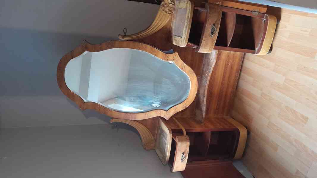 Starožitný stolek se zrcadlem - foto 1
