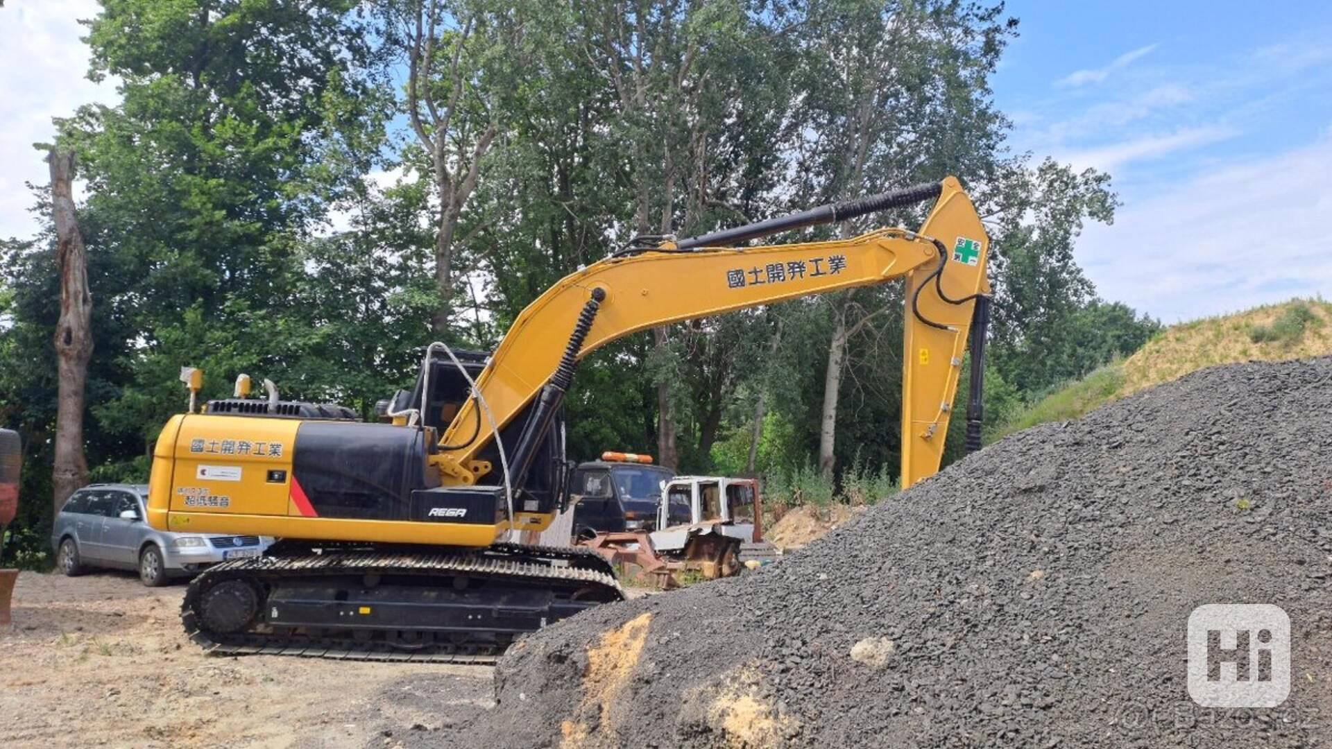PRODÁM BAGR CATERPILLAR 320D2L - foto 1