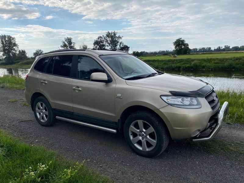 VYMĚNÍM Hyundai Santa Fe 2.2,manuál,114 kW,4x4,r.v.2008 - foto 2