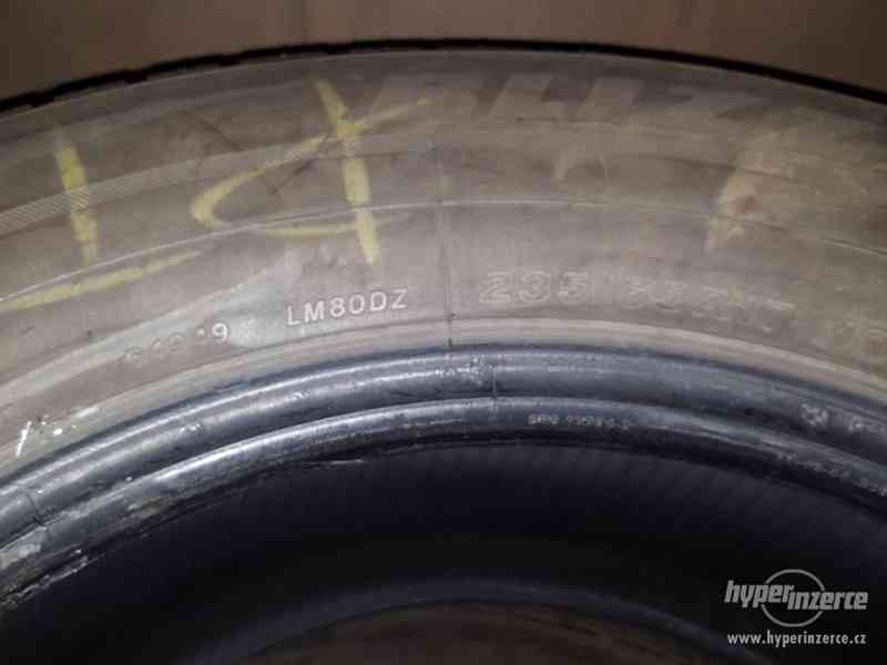Sada zimní pneu 235/65R17 104H Bridgestone Blizzak LM80 Evo - foto 4