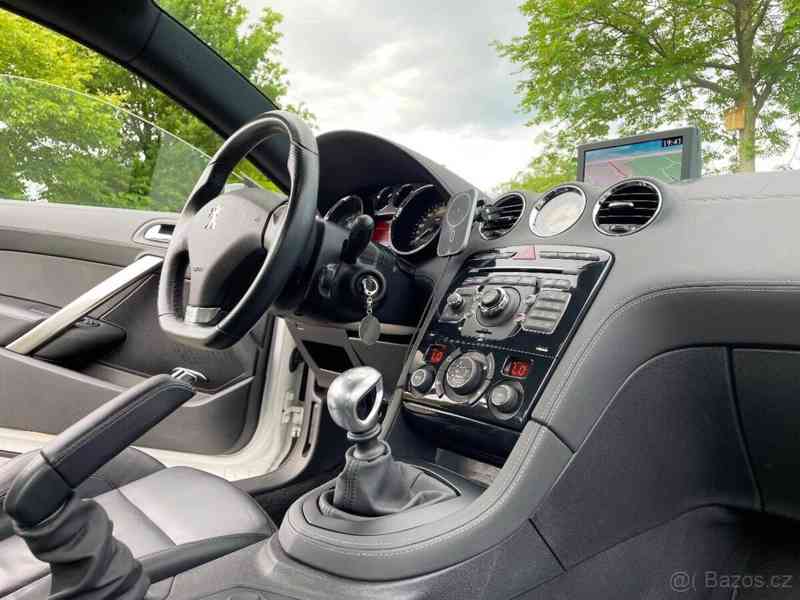 Peugeot RCZ 1,6   200 THP • 2011 • manuál - foto 11