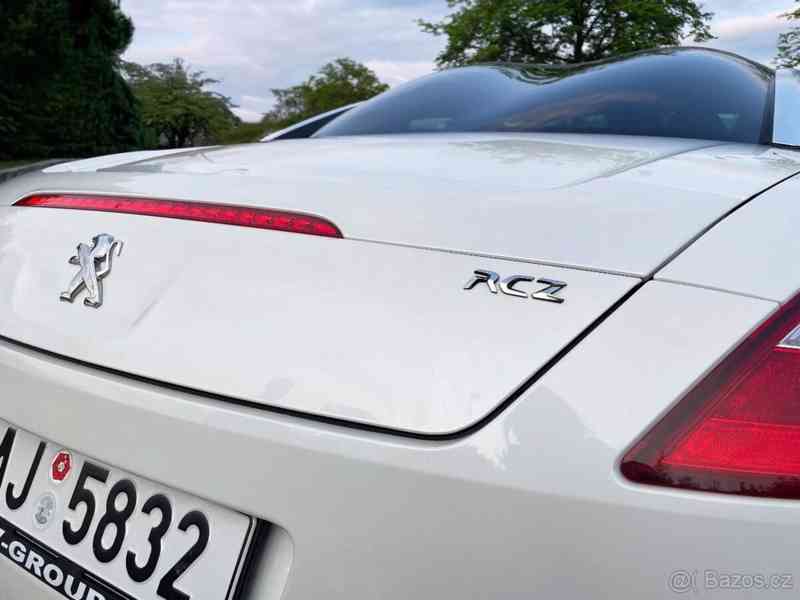 Peugeot RCZ 1,6   200 THP • 2011 • manuál - foto 12