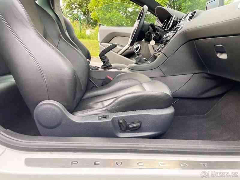 Peugeot RCZ 1,6   200 THP • 2011 • manuál - foto 16