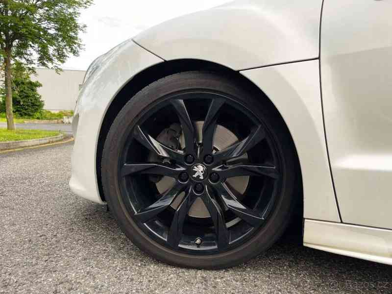 Peugeot RCZ 1,6   200 THP • 2011 • manuál - foto 9