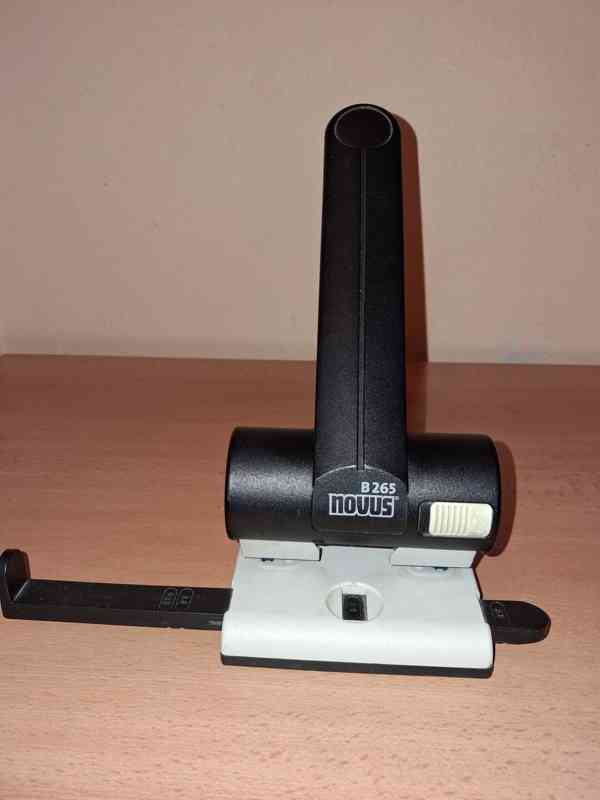 Děrovačka Novus B265 – zánovní, plně funkční - foto 3