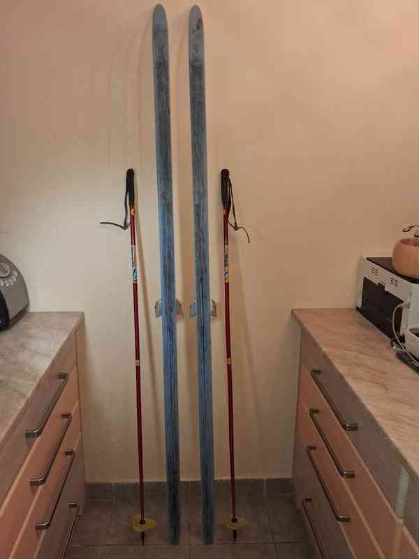 Starší běžecké lyže Crystal Artis 667 + hole, Československo - foto 5