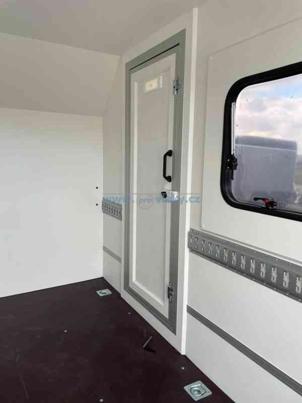 Skříňový přívěs Tomplan TFDS 300.00 1300kg zadní dveře - foto 5