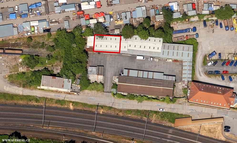 Pronájem nezatepleného skladového prostoru – cca 180 m2 - foto 6