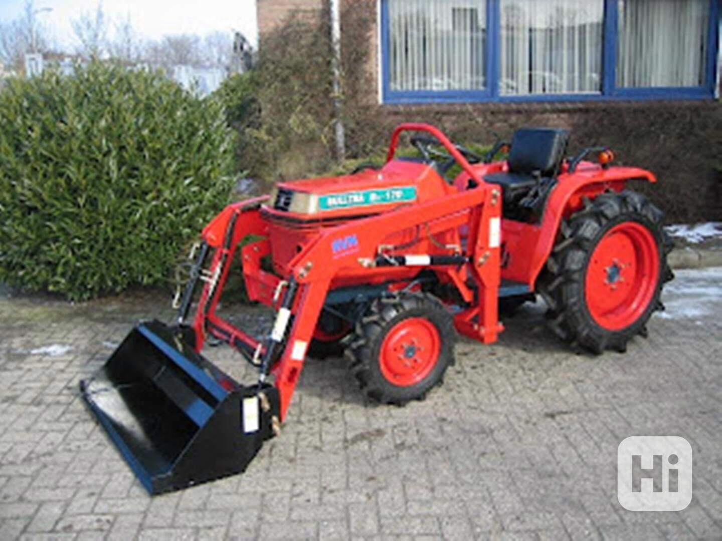 Traktor Kubota B1-17 s čelním nakladačem - foto 1