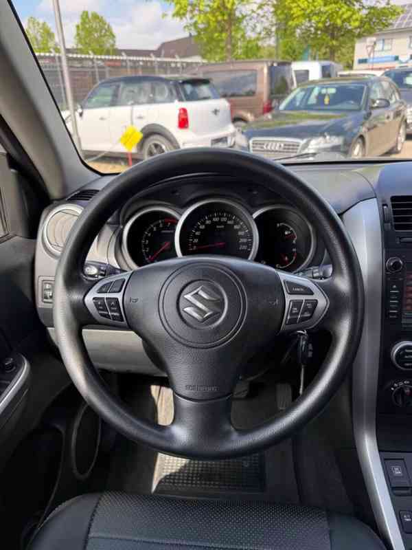 Suzuki Grand Vitara 2.4i Comfort Aut. benzín 124kw - foto 12