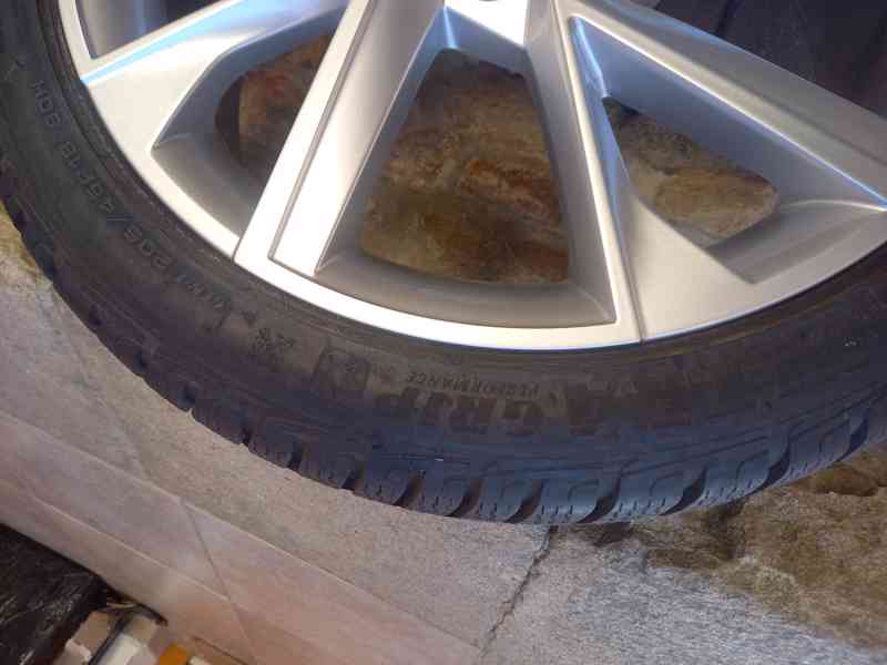 Š.Scala/Kamiq/S.Arona,VW Taigo-NOVÁ zimní Alu sada 205/45R18 - foto 5