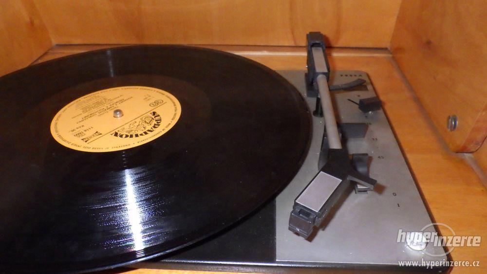Gramofon, rádio - Hudební skříň - foto 4