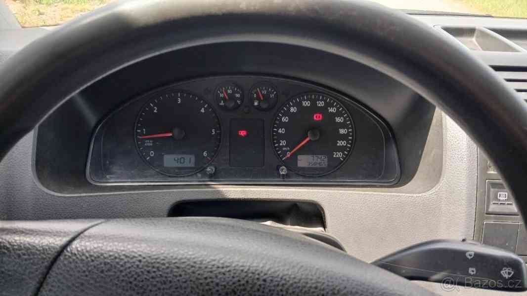Volkswagen Transporter Caravelle 96 kw - rv.2009- 9mí - foto 10