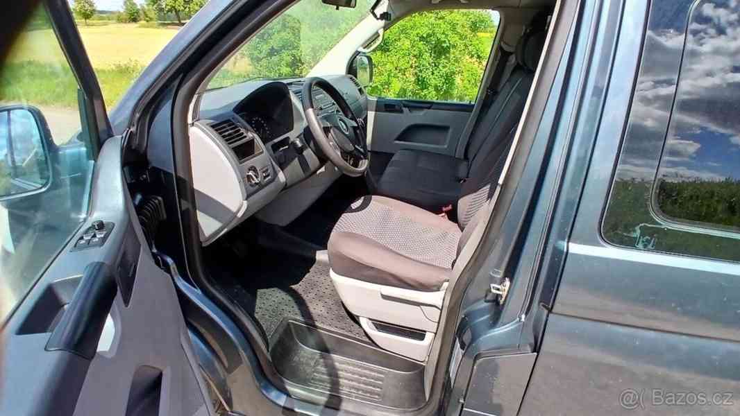 Volkswagen Transporter Caravelle 96 kw - rv.2009- 9mí - foto 5