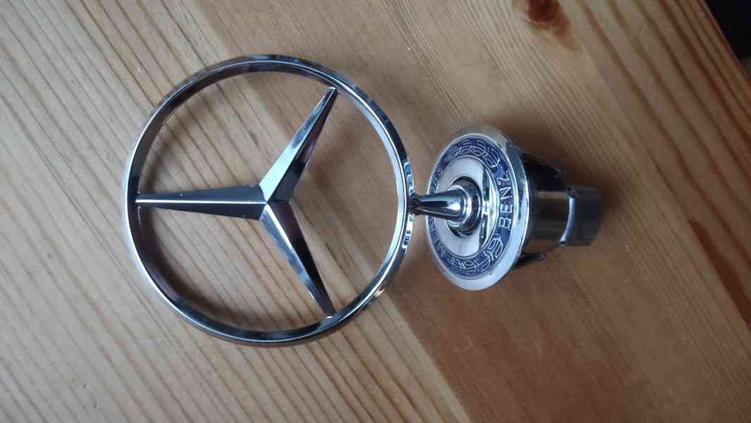 Znak na kapotu Mercedes  - foto 1