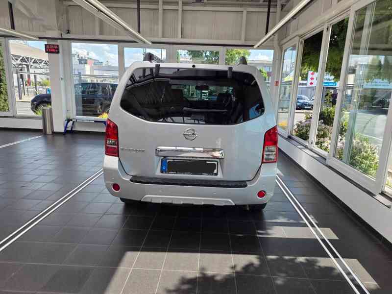 Nissan Pathfinder2.5 dCi LE AUT. 140kw - foto 18