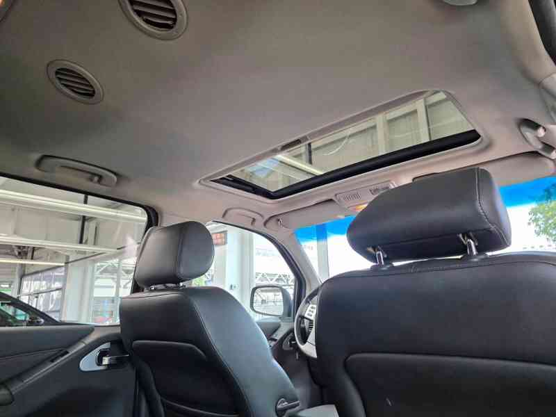 Nissan Pathfinder2.5 dCi LE AUT. 140kw - foto 21