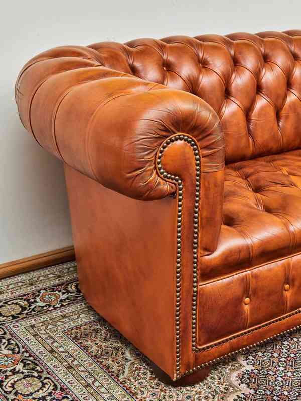 Klasická Chesterfield sofa velká - foto 4