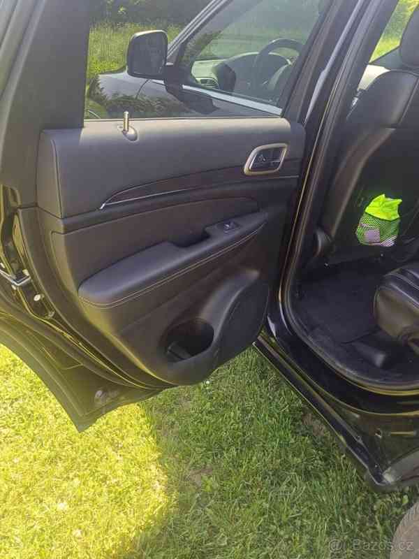 Jeep Grand Cherokee 3,0   4x4 rv.2015 - foto 12